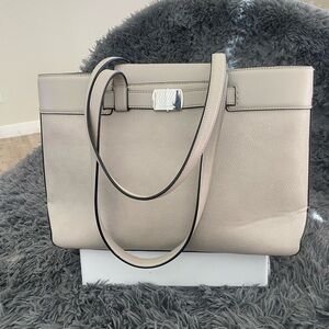 CalvinKlein Handbag in beige color